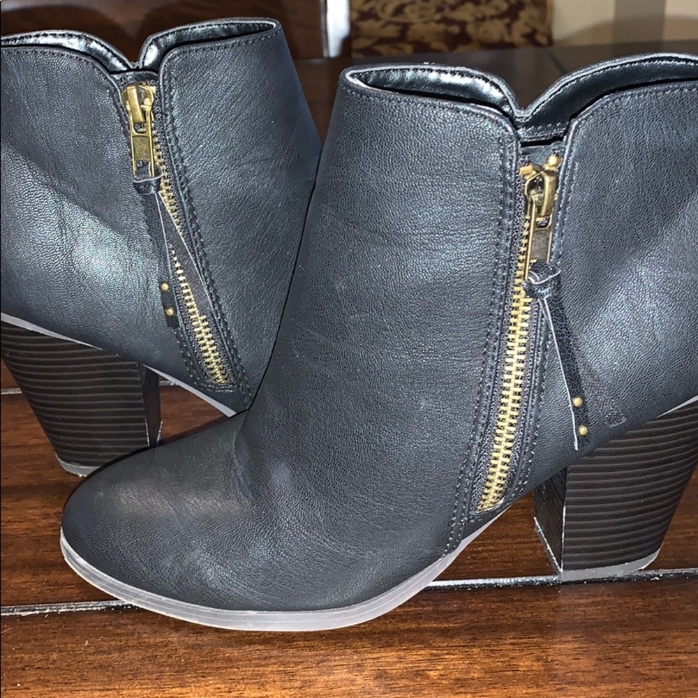 Heeled Charlotte Russe black booties!